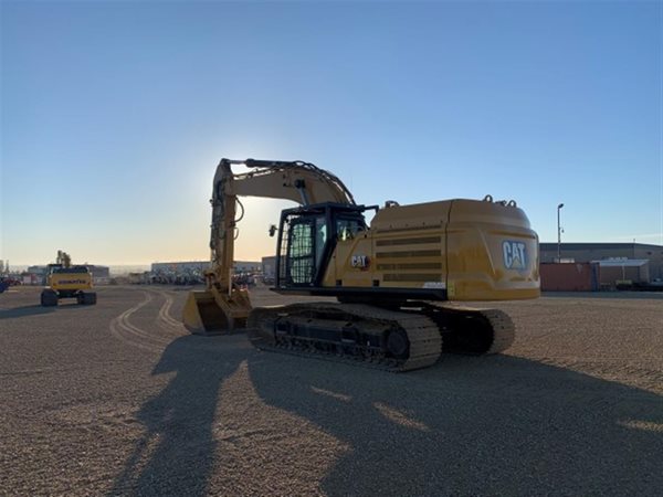 2023 CATERPILLAR 352 5025