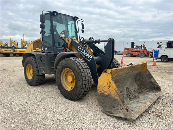 2018 DEERE 344L TBA