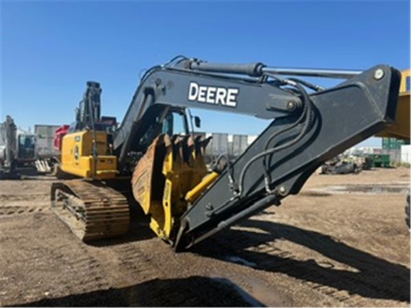 2023 DEERE 200G MD0056015